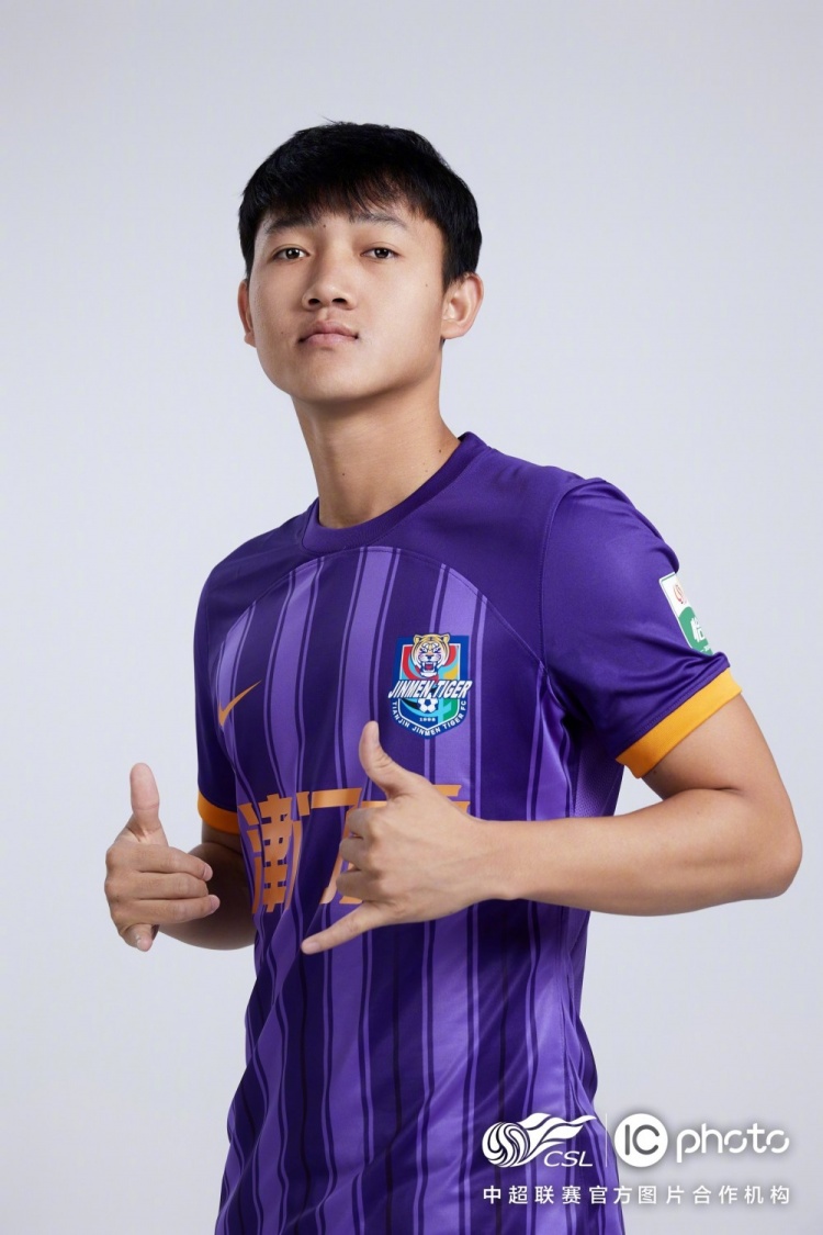 机会留给时刻做好准备的你！加油！⚽️ 祝孙学龙生日快乐！